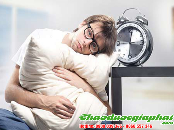 cay-ca-gai-leo-tri-mat-ngu-tai-quan-12